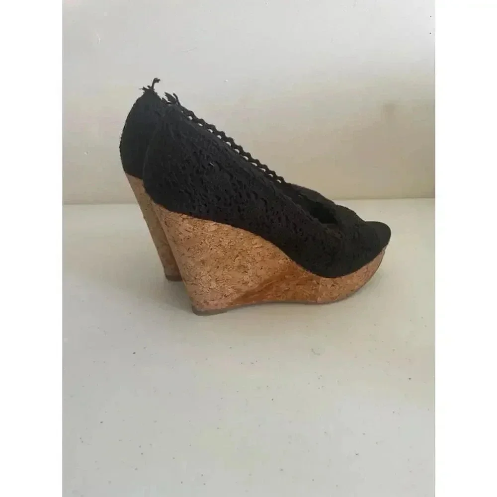 CLEARANCE Women's Nine West Black Crochet‎ Wedge Cork Heels Size 7.5M GUC
